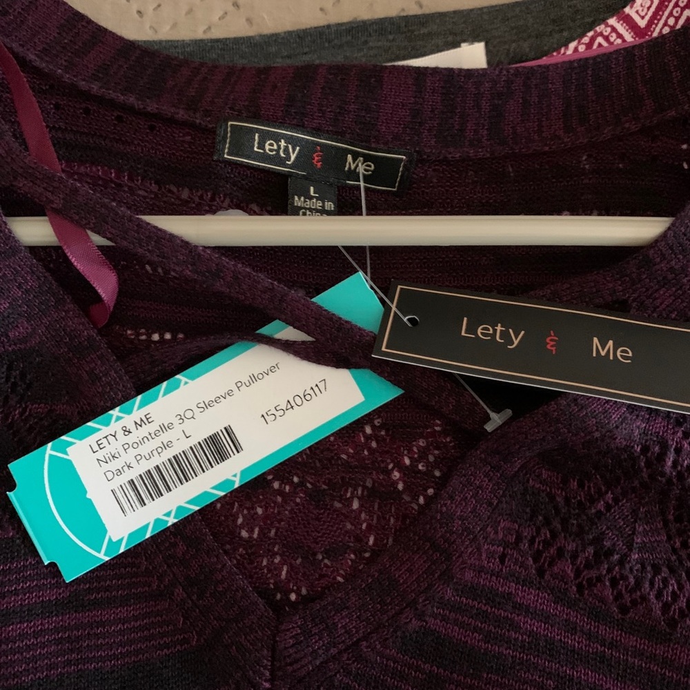 Pullover top - Picture 3 of 3